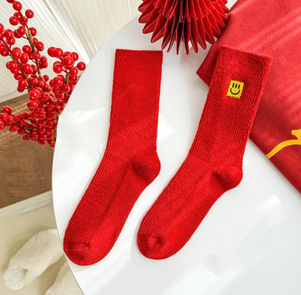 Women's Red New Year Wool Socks (2)